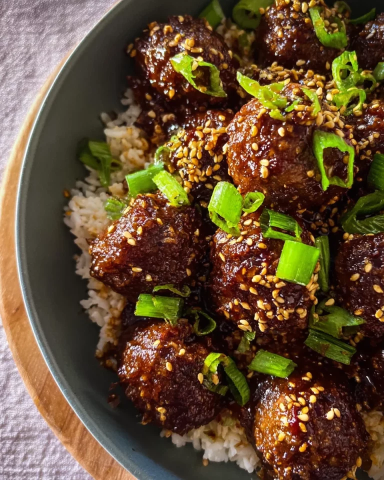 Hackfleischbällchen aus der Pfanne in Sesam-Teriyaki-Sauce (einfaches Rezept)
